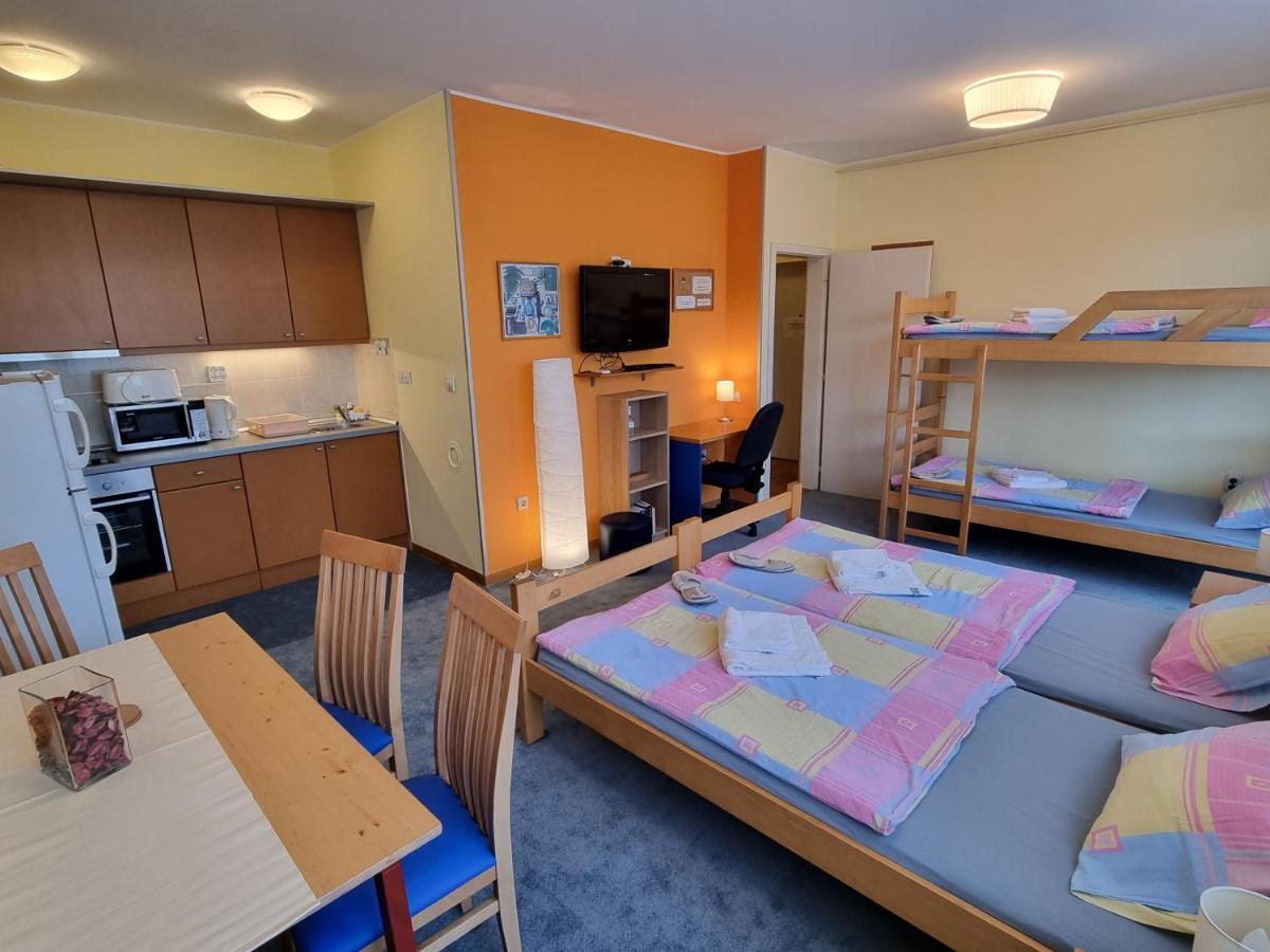 Spirit Hostel And Apartments Beograd Ngoại thất bức ảnh