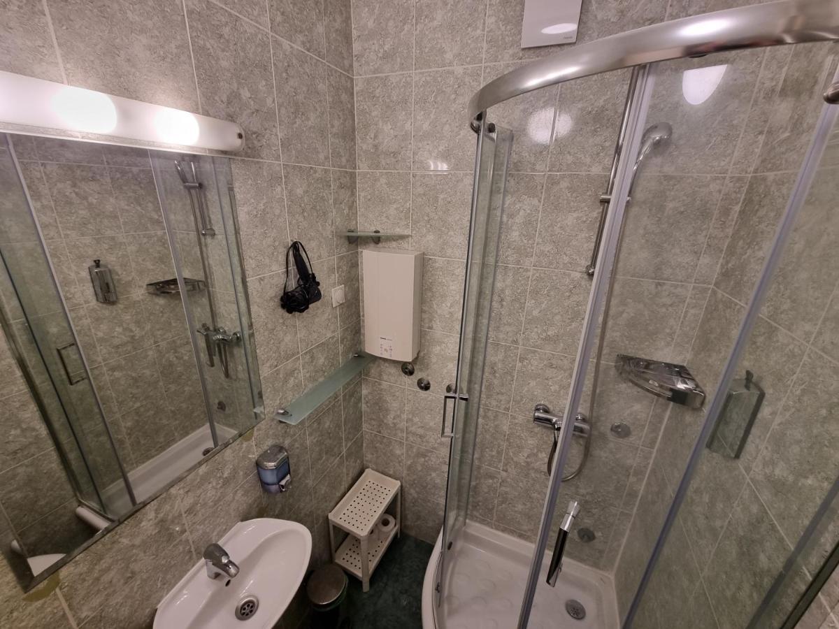 Spirit Hostel And Apartments Beograd Ngoại thất bức ảnh