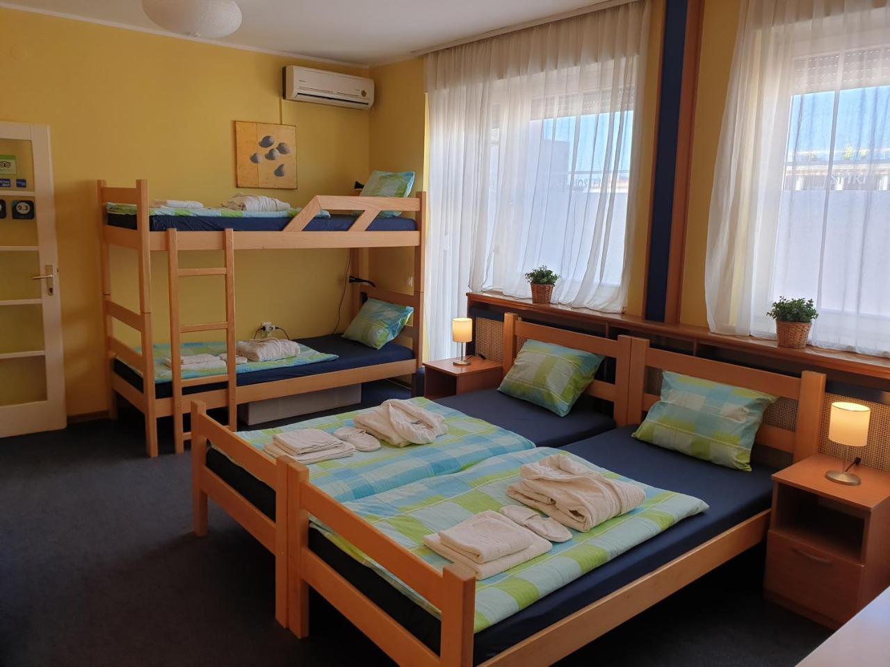Spirit Hostel And Apartments Beograd Ngoại thất bức ảnh