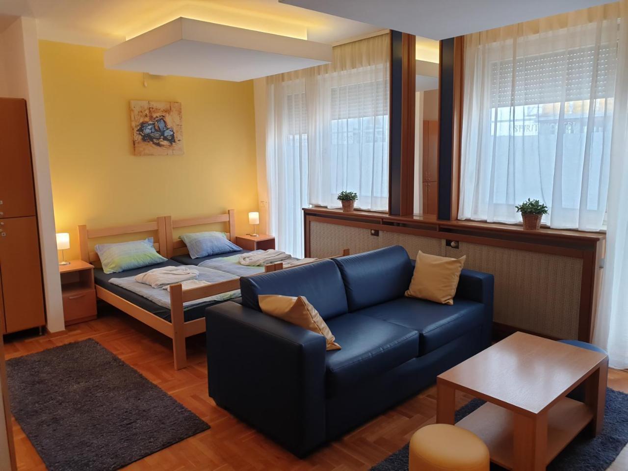 Spirit Hostel And Apartments Beograd Ngoại thất bức ảnh