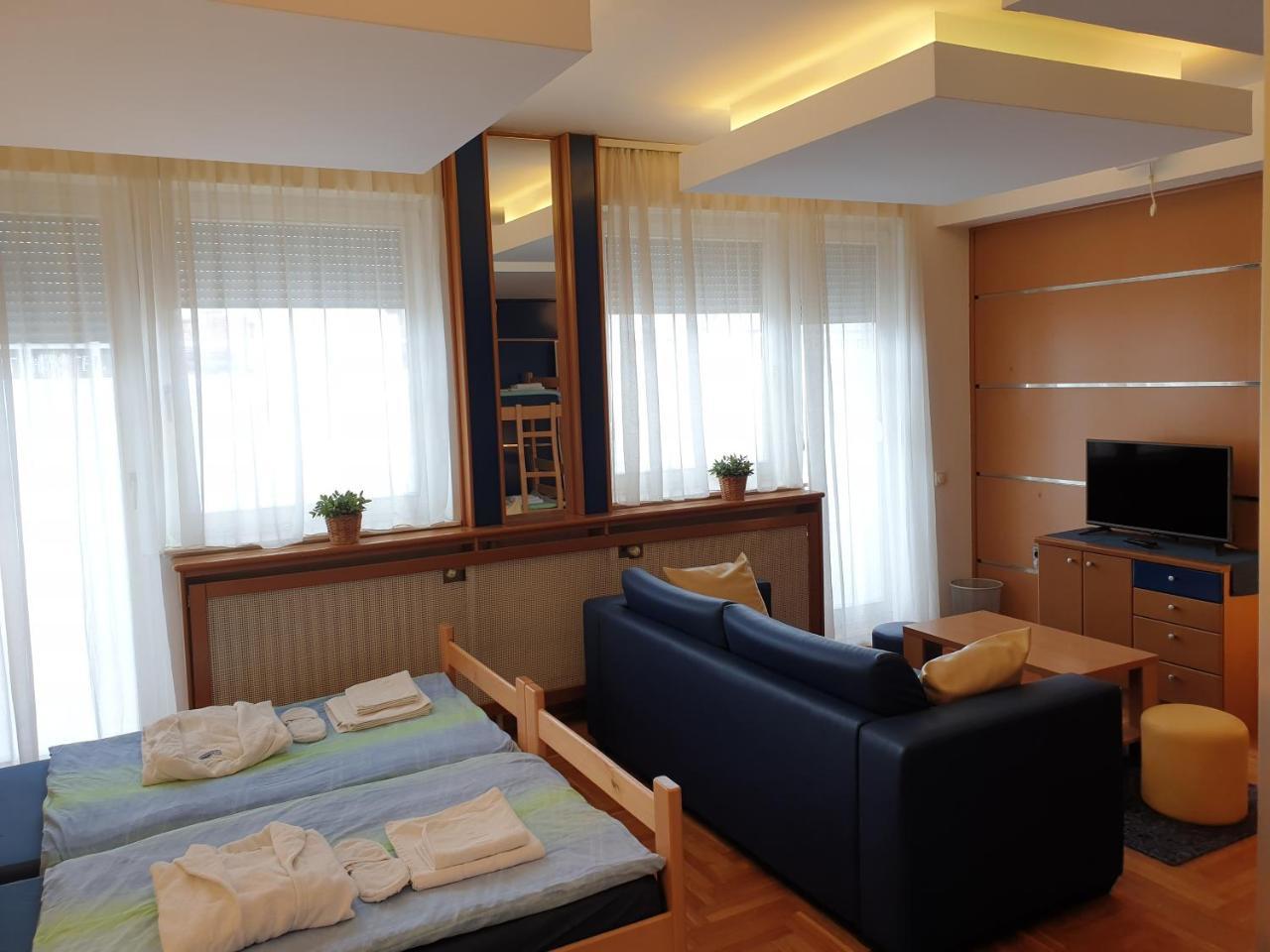 Spirit Hostel And Apartments Beograd Ngoại thất bức ảnh